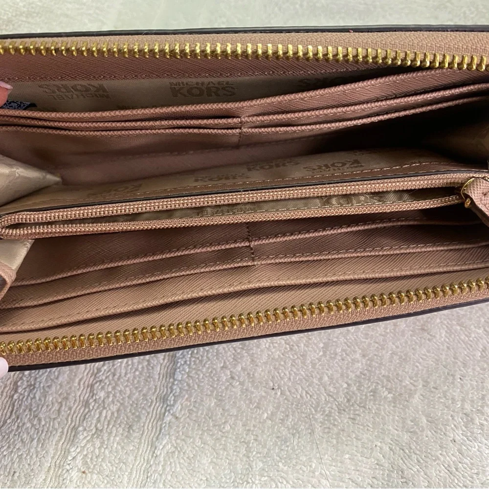 🇺🇸🇺🇸 SALE 🇺🇸🇺🇸 Michael Kors Tan Zip Around Pebbled Leather Wallet